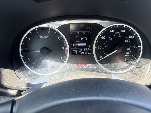 Used 2022 Nissan Versa S FWD image 18