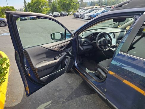 Used 2024 Subaru Outback Premium AWD/4WD image 18