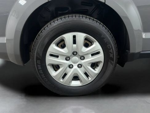 Used 2020 Dodge Journey SE FWD image 26