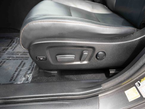 Used 2018 Toyota Highlander XLE w/ Protection Package #3 AWD/4WD image 12