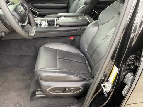 Used 2024 Jeep Wagoneer Series II AWD/4WD image 15