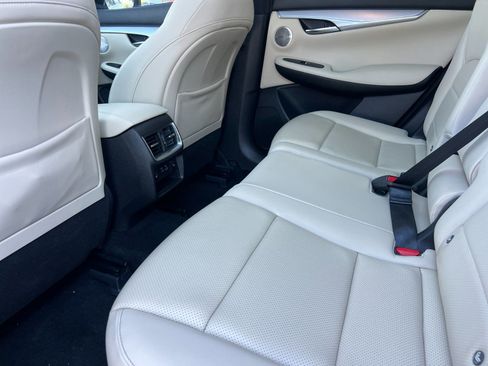 Used 2022 INFINITI QX50 Sensory image 11