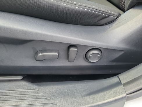 Used 2024 Subaru Outback Premium AWD/4WD image 17