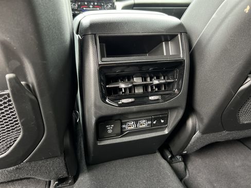 Used 2025 Jeep Grand Cherokee Limited w/ Luxury Tech Group II AWD/4WD image 40
