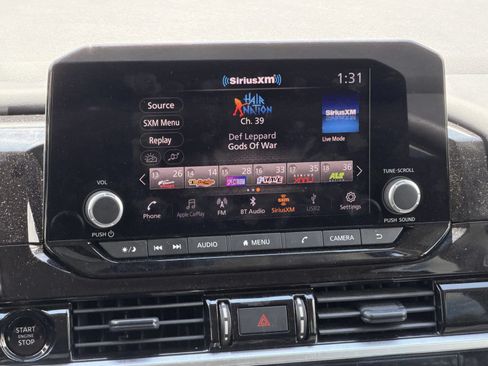 Used 2025 Nissan Pathfinder SV AWD/4WD image 15