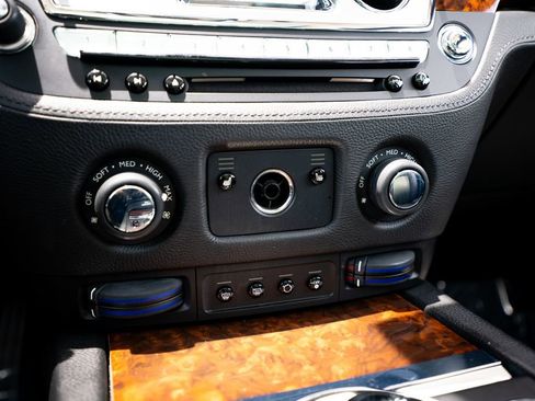 Used 2010 Rolls-Royce Ghost RWD image 41