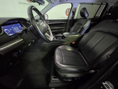 Used 2022 Jeep Grand Cherokee L Limited w/ Luxury Tech Group II image 12