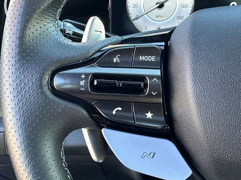 Certified 2025 Hyundai Elantra N image 39