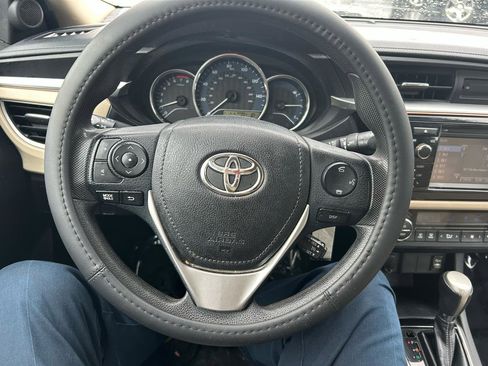 Used 2015 Toyota Corolla LE FWD image 18