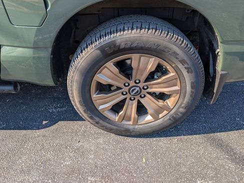 Used 2024 Nissan Titan SV w/ SV Bronze Edition Package image 7