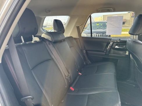 Used 2024 Toyota 4Runner TRD Off-Road Premium image 8