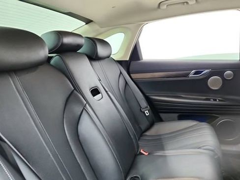 Used 2024 Genesis G80 image 26