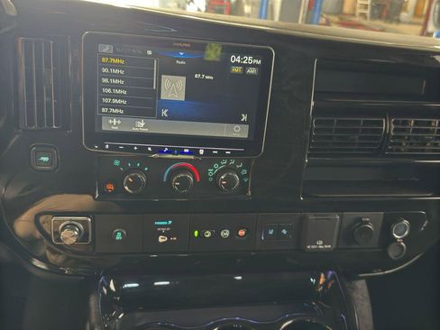 New 2025 GMC Savana 2500 image 10