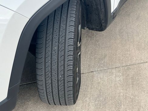 Used 2023 Jeep Compass Limited image 9