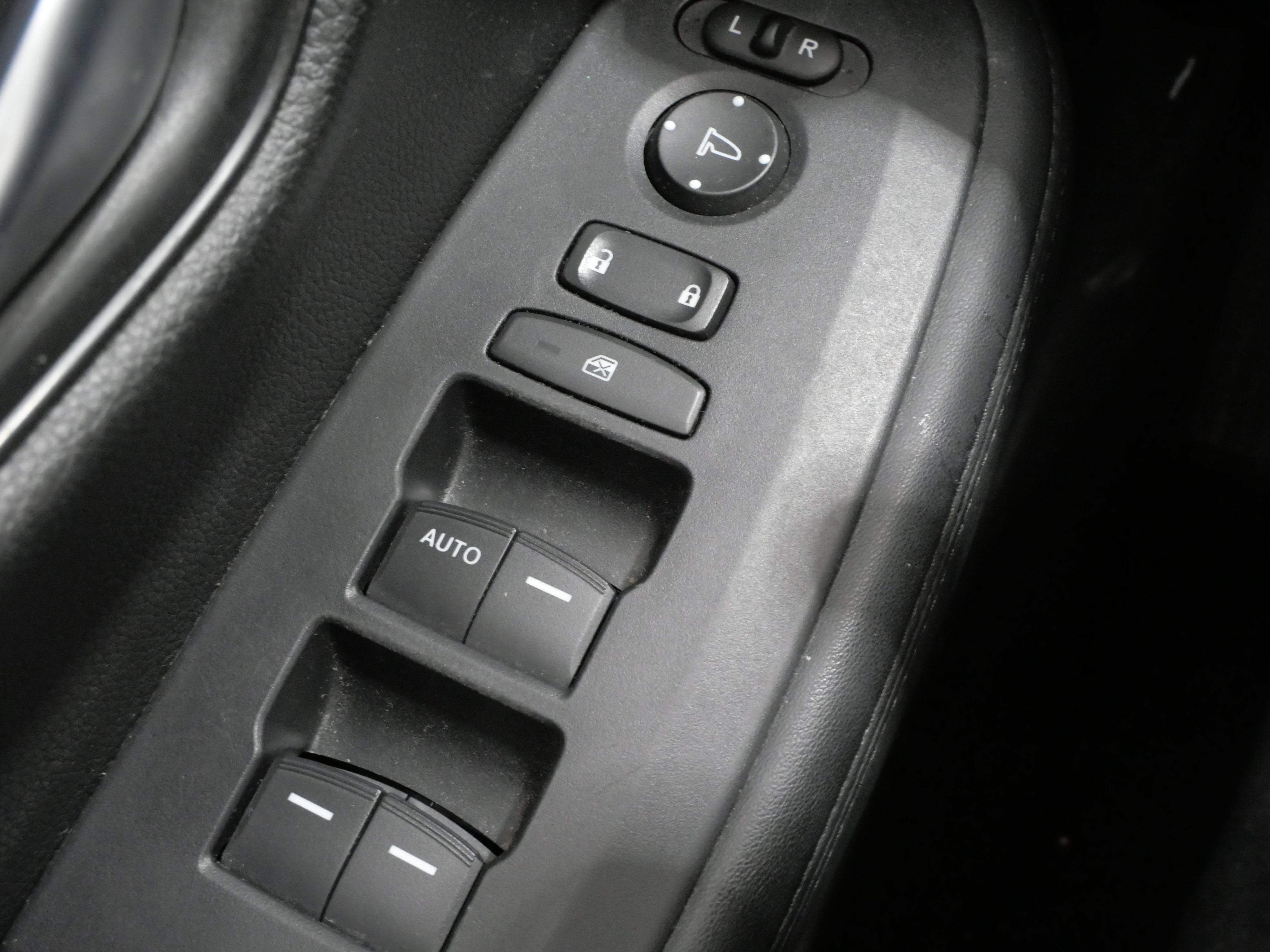 Used 2024 Honda HR-V LX image 12