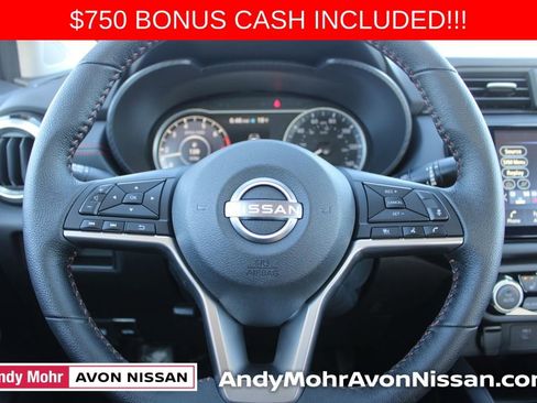 New 2025 Nissan Versa SR image 16