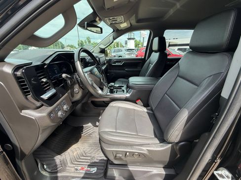 Used 2024 Chevrolet Silverado 1500 LTZ AWD/4WD image 4