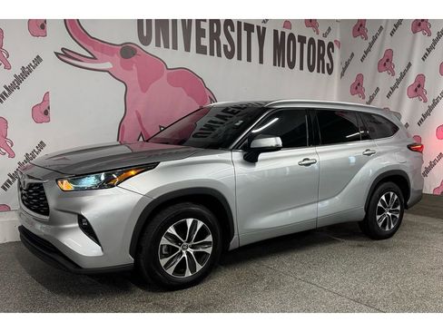 Used 2022 Toyota Highlander XLE image 8