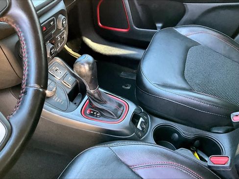 Used 2020 Jeep Compass Trailhawk AWD/4WD image 17