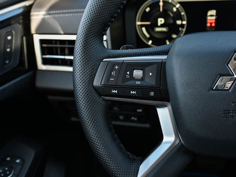 New 2025 Mitsubishi Outlander SEL image 20