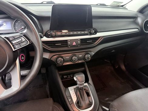 Used 2020 Kia Forte LXS FWD image 17