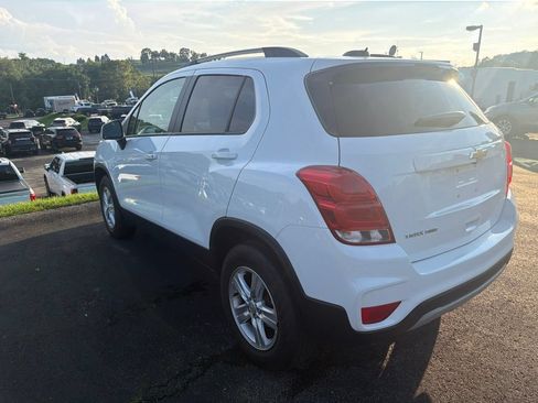 Used 2022 Chevrolet Trax LT w/ LT Convenience Package AWD/4WD image 7