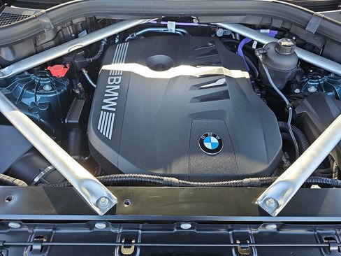 Used 2025 BMW X5 sDrive40i w/ Executive Package image 31