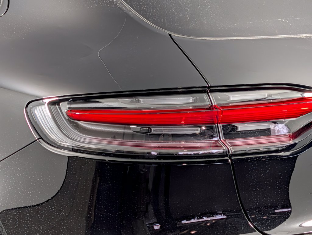 Certified 2026 Porsche Macan AWD/4WD image 16