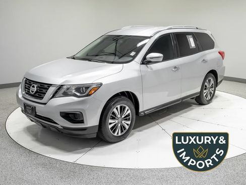 Used 2020 Nissan Pathfinder S FWD image 1
