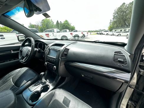 Used 2012 Kia Sorento SX FWD image 29