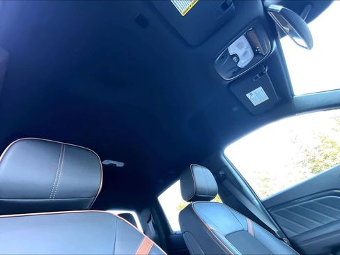 Used 2023 GMC Canyon AT4 w/ Technology Package image 23