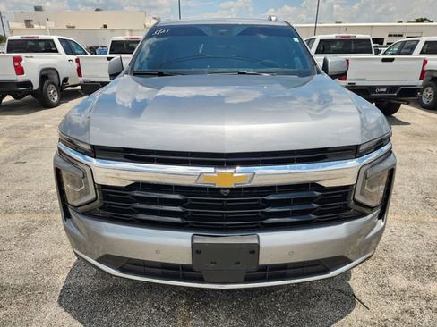 Used 2025 Chevrolet Tahoe LS RWD image 2