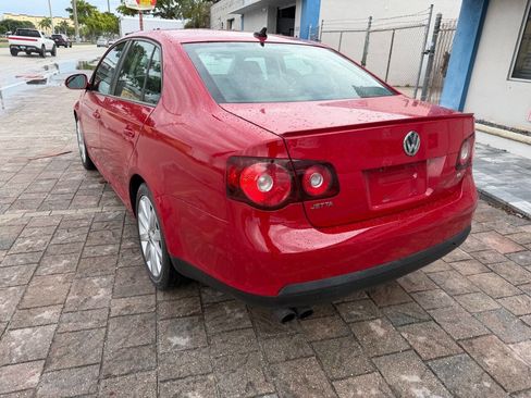 Used 2010 Volkswagen Jetta Wolfsburg Edition FWD image 5