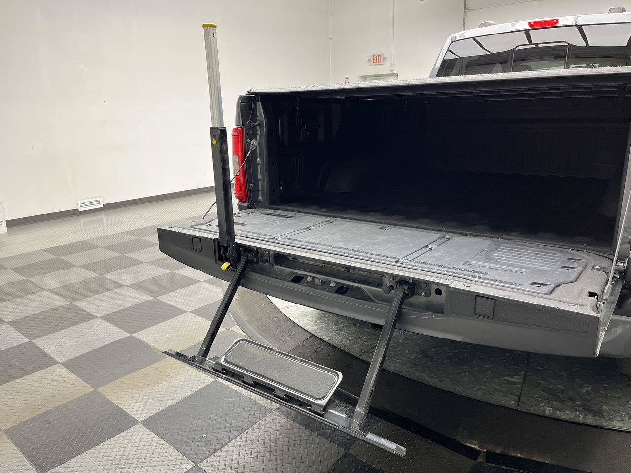 Used 2022 Ford F150 XLT w/ Equipment Group 302A High AWD/4WD image 7