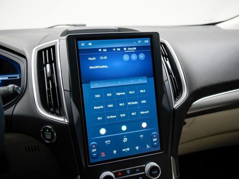 Used 2022 Ford Edge Titanium image 27