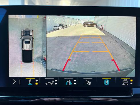 Used 2023 Chevrolet Silverado 1500 ZR2 w/ Technology Package image 14