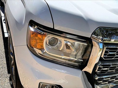 Used 2022 GMC Canyon Denali image 29