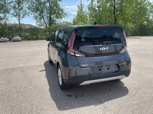Used 2025 Kia Soul LX w/ LX Technology Package FWD image 7
