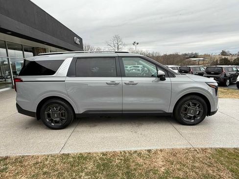 New 2026 Kia Carnival EX image 17