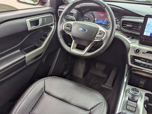 Used 2020 Ford Explorer XLT w/ Equipment Group 202A image 16