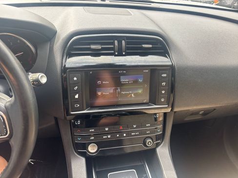 Used 2017 Jaguar F-PACE Premium AWD/4WD image 12