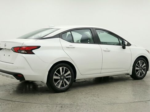 Used 2025 Nissan Versa SV image 9