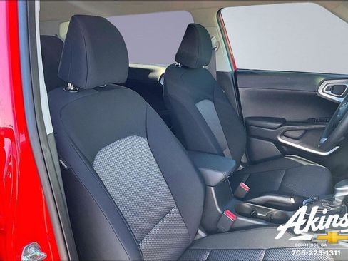 Used 2025 Kia Soul S image 19
