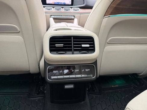 Used 2024 Mercedes-Benz GLS 450 4MATIC image 25