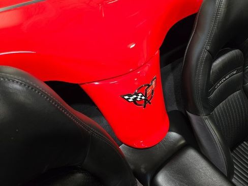 Used 2001 Chevrolet Corvette Convertible w/ Preferred Equipment Group2 image 34