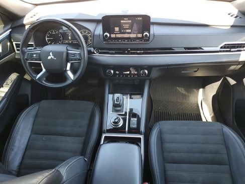 Used 2022 Mitsubishi Outlander SE image 14