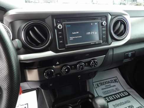 Used 2016 Toyota Tacoma SR5 w/ SR5 Appearance Package (SN) AWD/4WD image 22