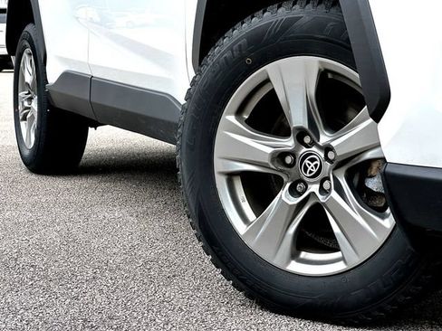 Used 2024 Toyota RAV4 XLE FWD image 2