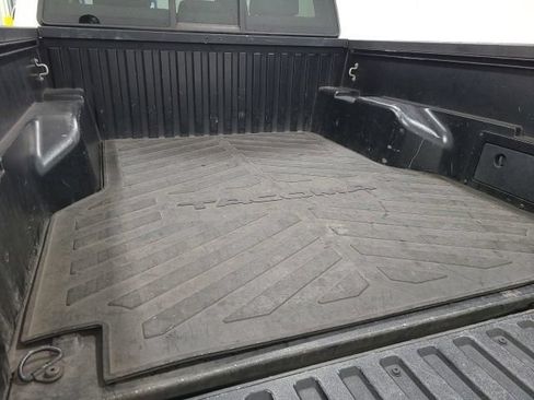 Used 2022 Toyota Tacoma SR AWD/4WD image 32