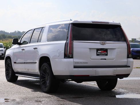 Used 2019 Cadillac Escalade ESV Luxury AWD/4WD image 11